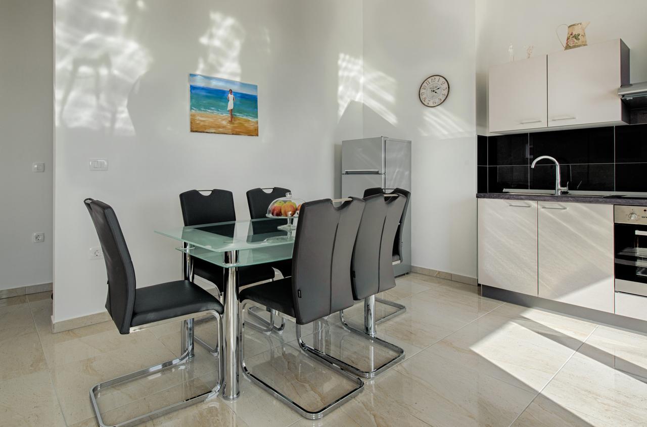Cezar Luxury Apartment Omiš Exterior foto