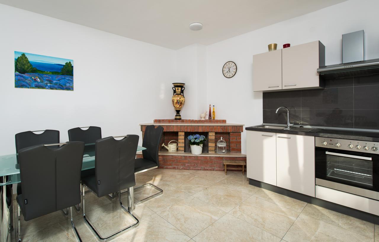 Cezar Luxury Apartment Omiš Exterior foto