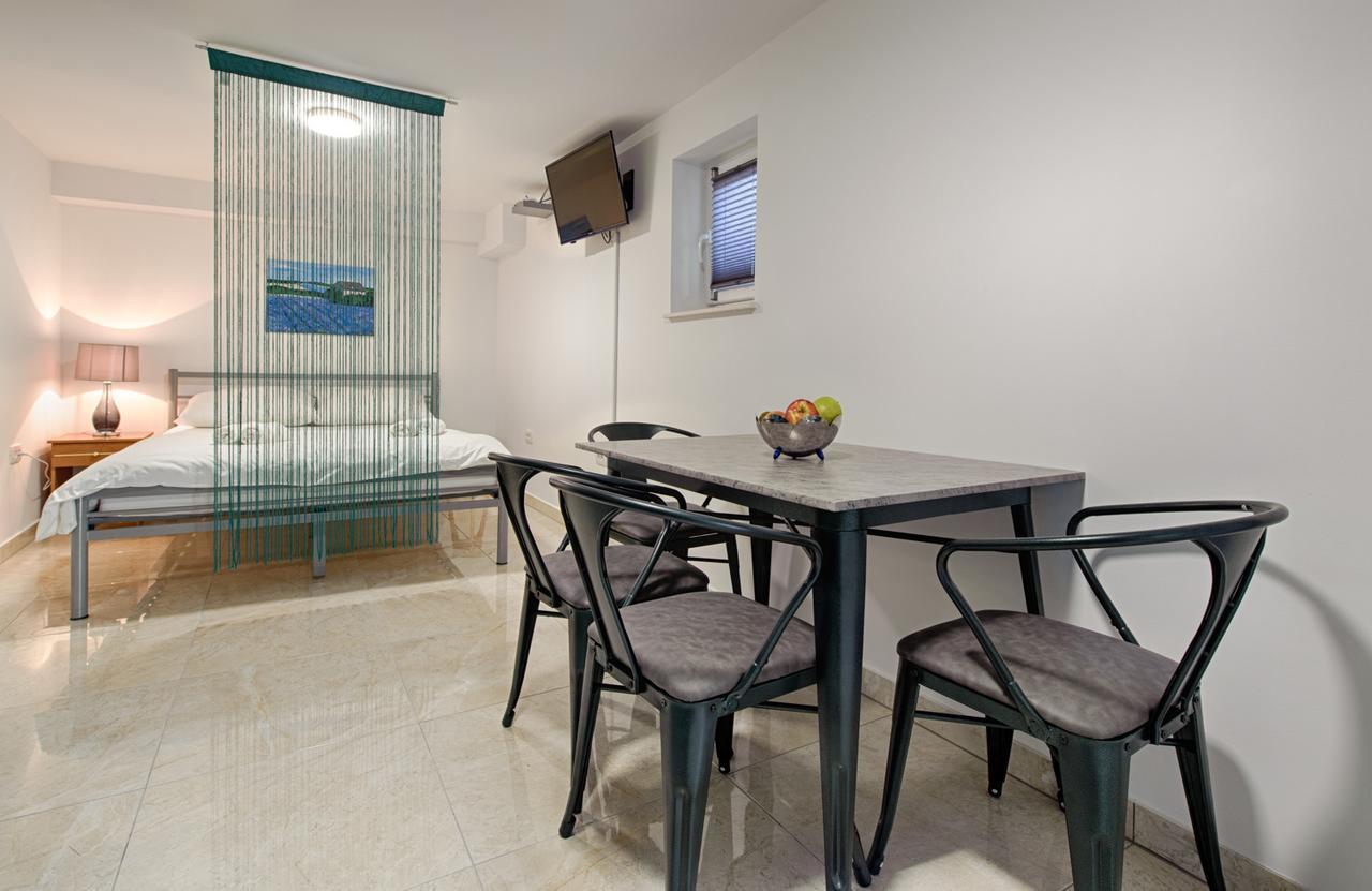 Cezar Luxury Apartment Omiš Exterior foto