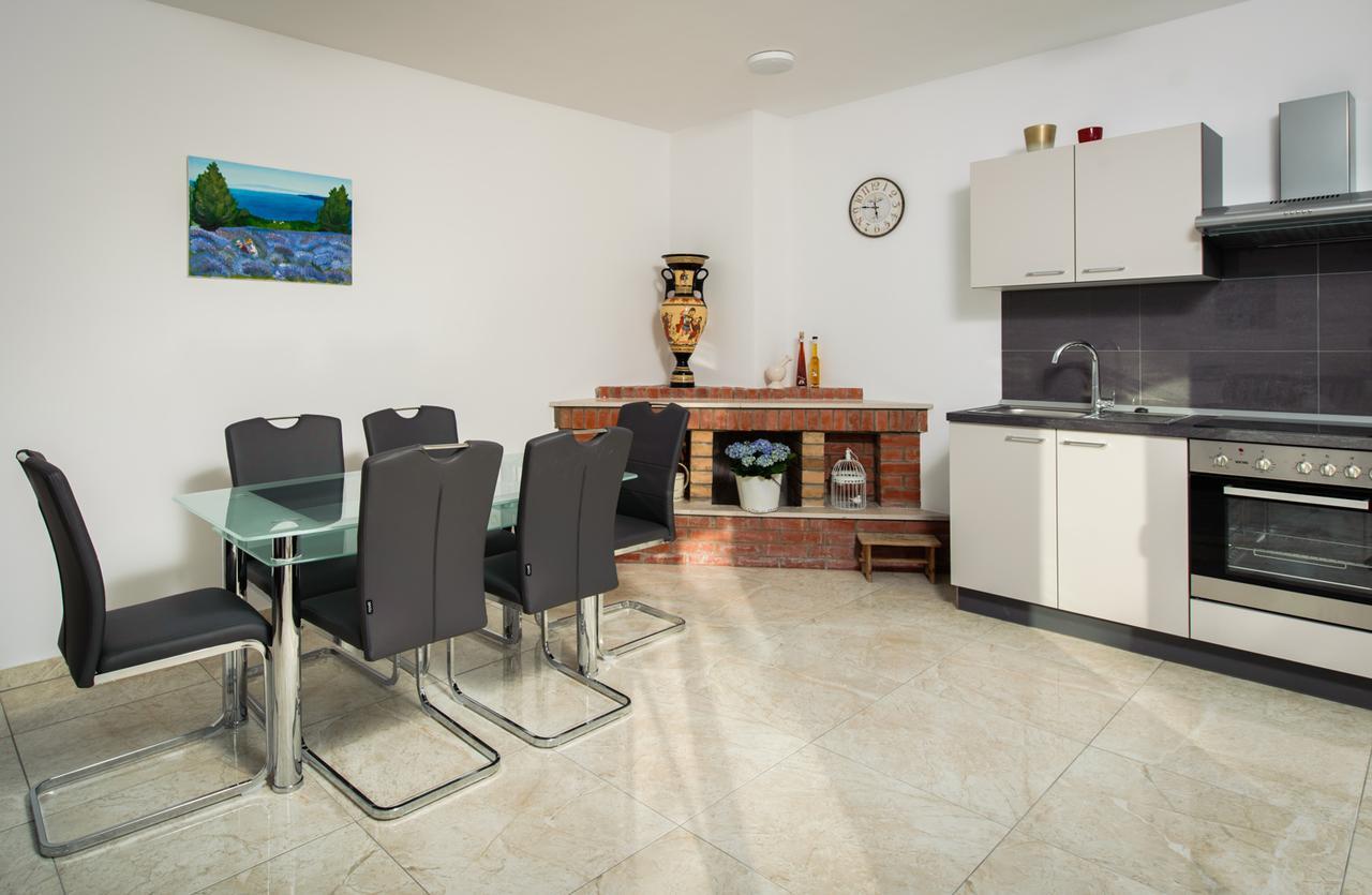 Cezar Luxury Apartment Omiš Exterior foto